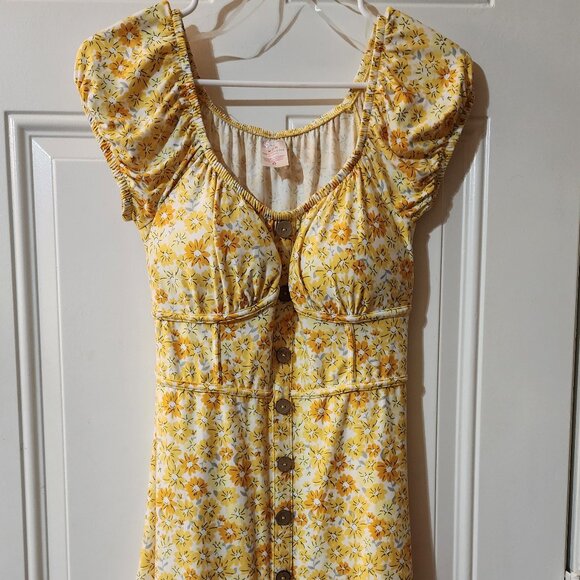 Super Cute Yellow Floral Sun Dress Size Medium - Picture 1 of 4